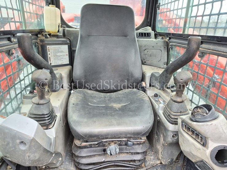 2019-kubota-svl95-2-skid-steer-loader-image-22