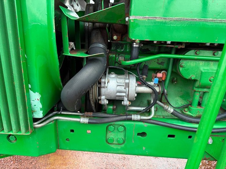 john-deere-4640-image-30