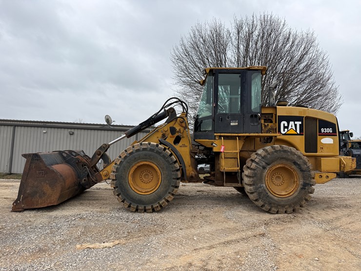 2005-caterpillar-930g-image-2