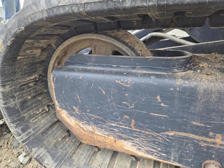 2020-deere-26g-image-56