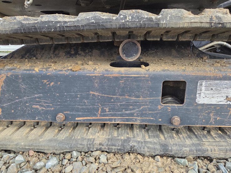 2020-deere-26g-image-51