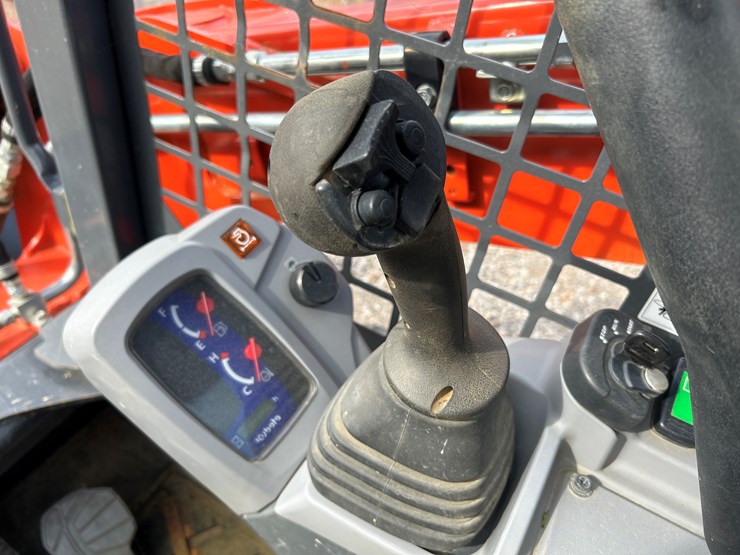 2023-kubota-svl65-2-image-48