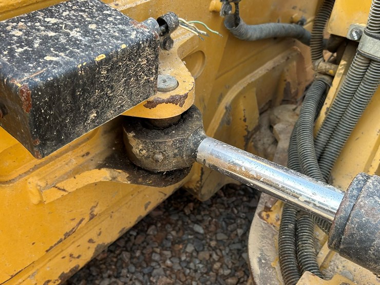 2015-caterpillar-d5k-image-12