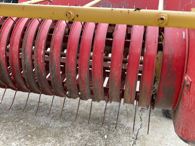 new-holland-144-image-10