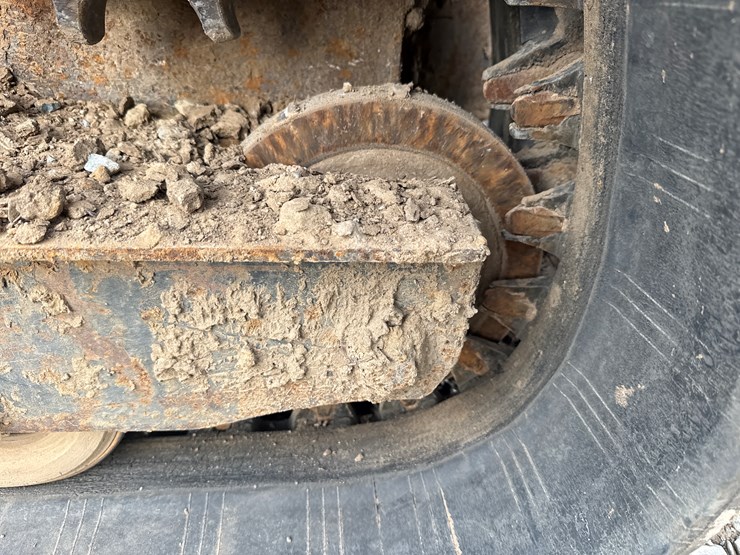 bobcat-t630-image-40