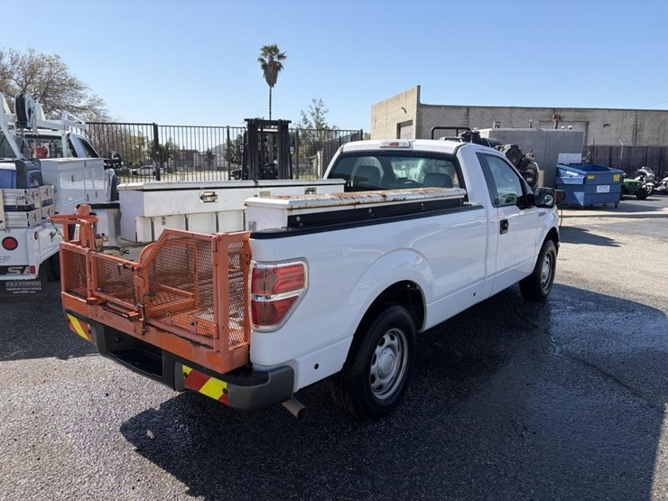 2013-ford-f150-xl-image-3