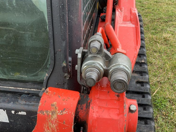 #250-•-2020-kubota-slv75-2-skid-steer-image-28