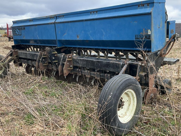 #704-•-best-grain-drill-image-3