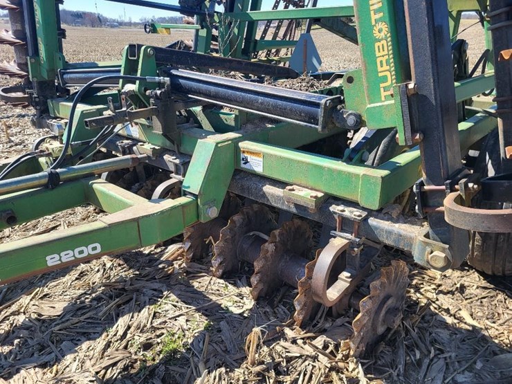 great-plains-2200tt-image-13