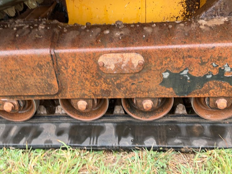 2003-deere-ct332-image-25