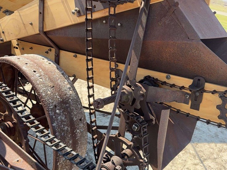 1926-john-deere-corn-picker-image-19