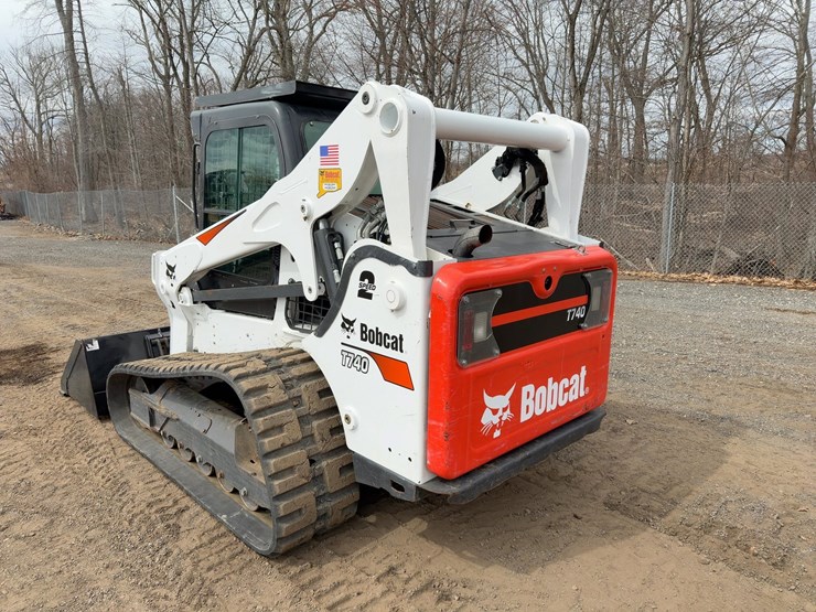 2020-bobcat-t740-image-3