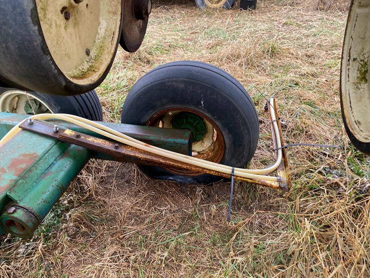 kinze-24-row-planter-image-28