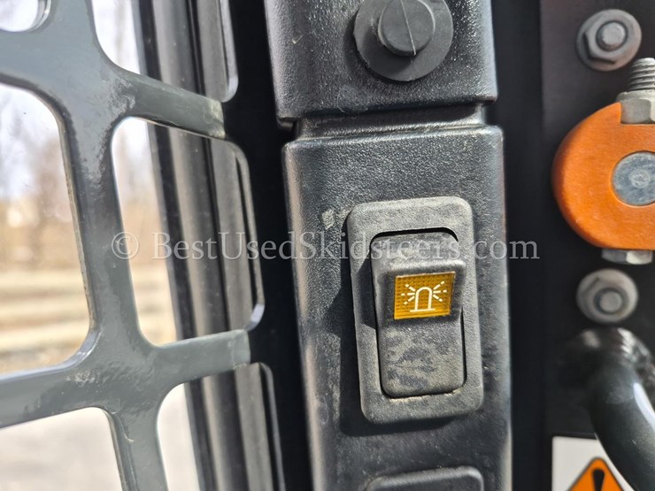 2023-bobcat-t770-image-21