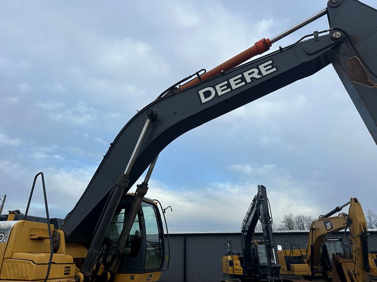 2013-john-deere-9-image-26