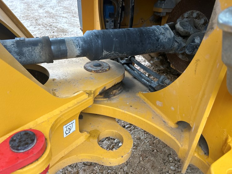 2019-volvo-l90h-image-32