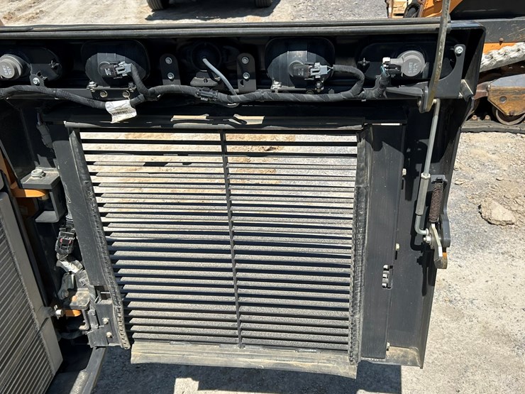 2023-case-tv450b-image-31