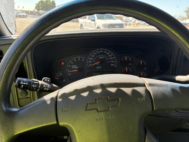 2003-chevrolet-silverado-3500-image-14