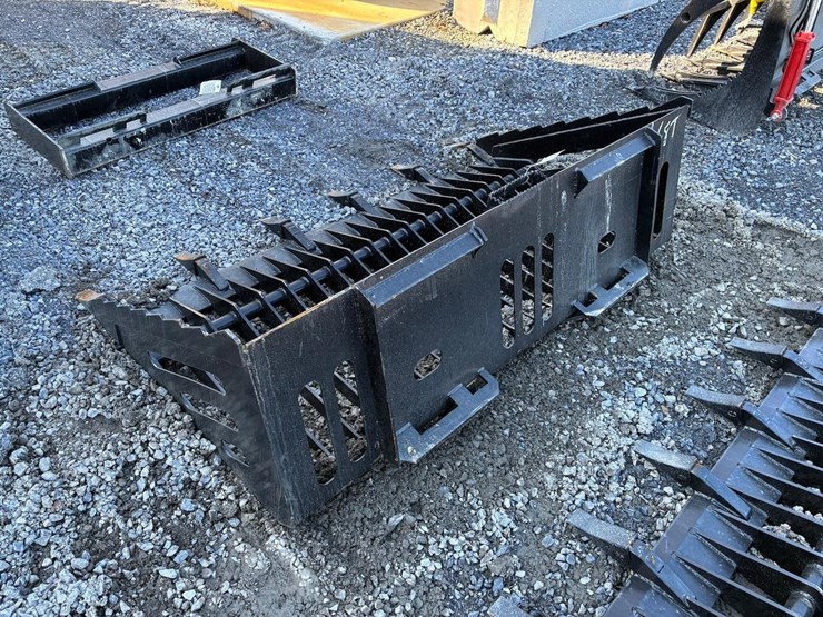 wildcat-68"-skid-steer-skeleton-tooth-bucket-image-3