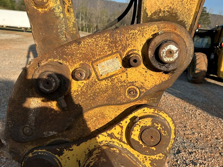 2004-caterpillar-321c-image-17