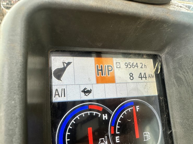 2013-john-deere-9-image-44