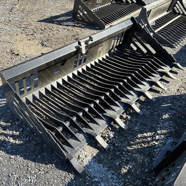 Wildcat 84" Skid Steer Skeleton Tooth Bucket