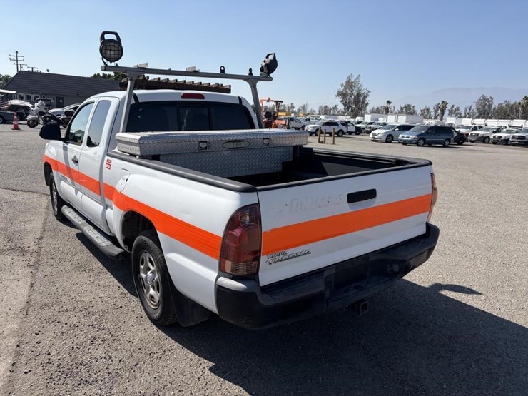 2013-toyota-tacoma-image-4