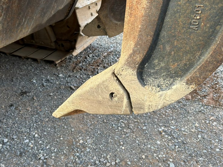 2015-caterpillar-d6t-lgp-image-47