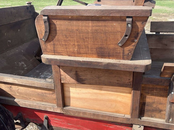 international-highwheeler-image-59