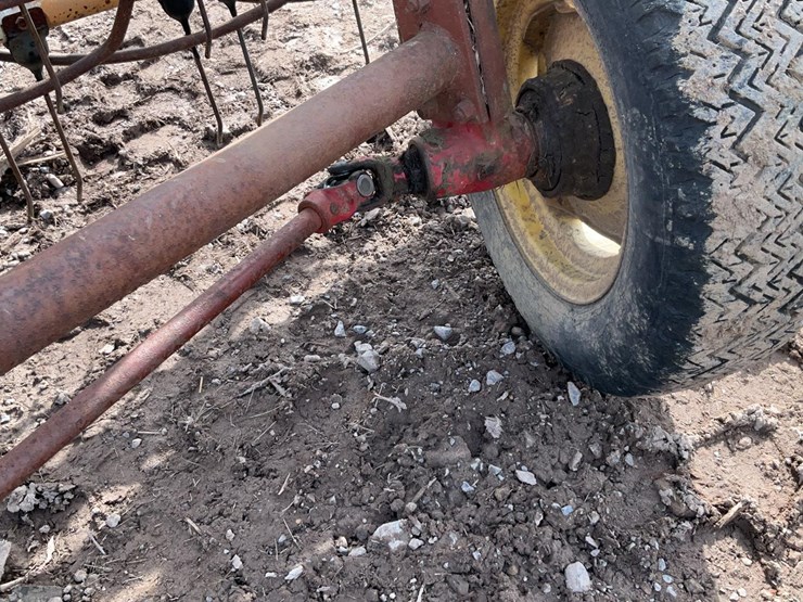 #712-•-new-holland-rollbar-rake-image-5