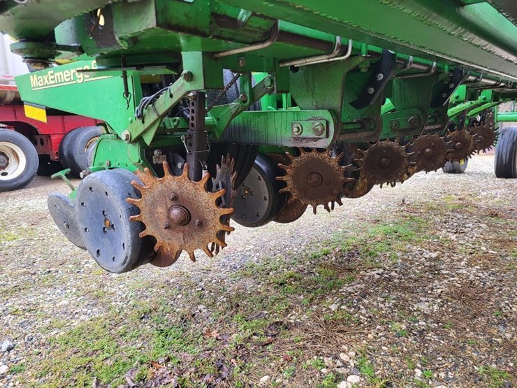 2010-john-deere-1770nt-image-19