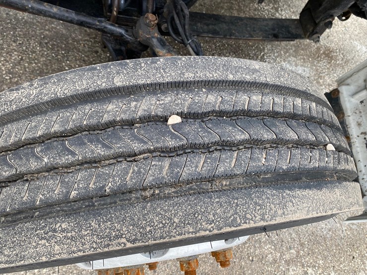 2016-peterbilt-325-image-86