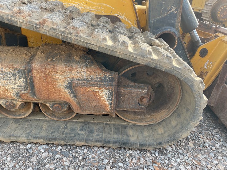 2019-deere-333g-image-57