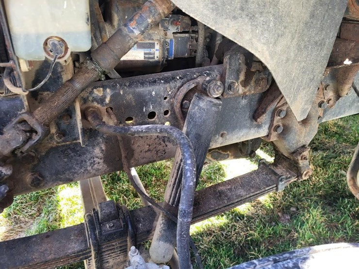 1995-ford-l9000-tandem-axle-day-cab-semi-image-74