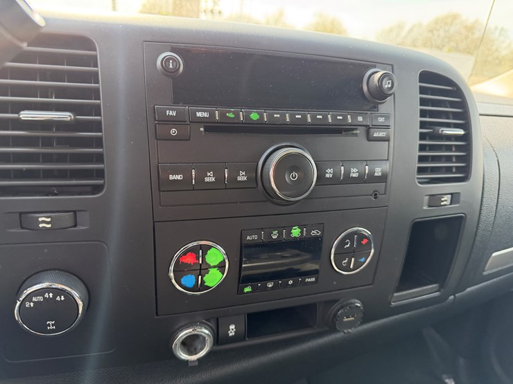 2012-chevrolet-silverado-1500-image-57