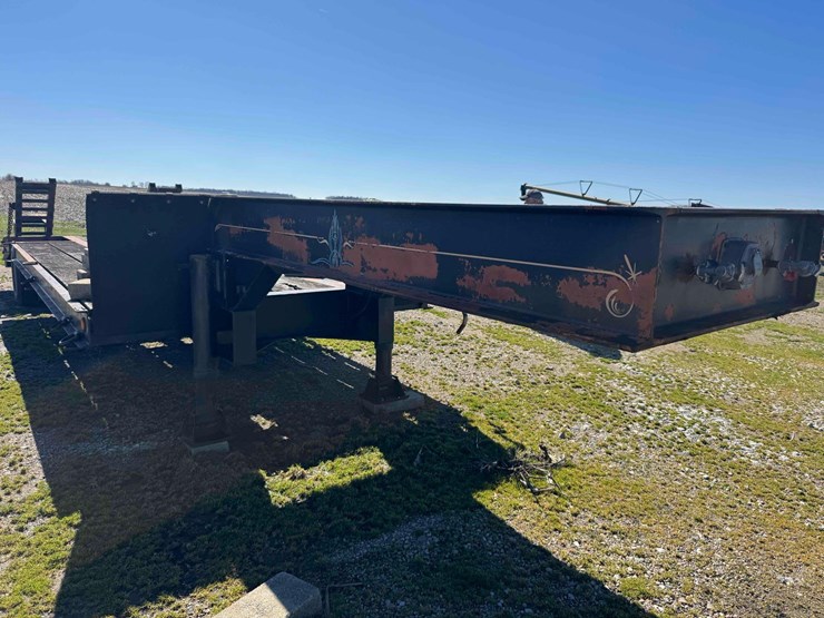 heavy-duty-drop-deck-trailer,-20’-deck-w/dovetail-and-fold-down-ramps,-single-axle,-dual-wheels,-air-image-3