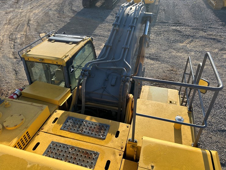 2006-deere-650d-lc-image-33