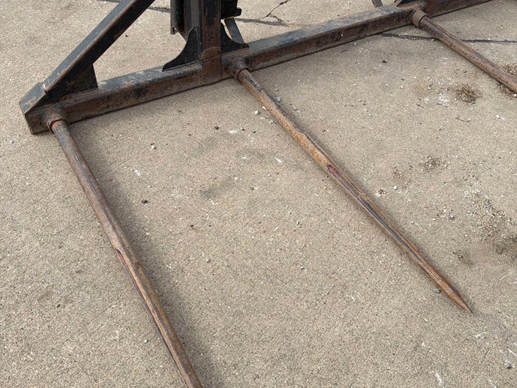 skidloader-4-prong-bale-spear-image-6