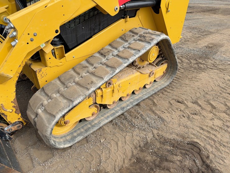 2023-caterpillar-279d3-image-16