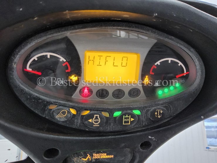 2023-bobcat-t770-image-37