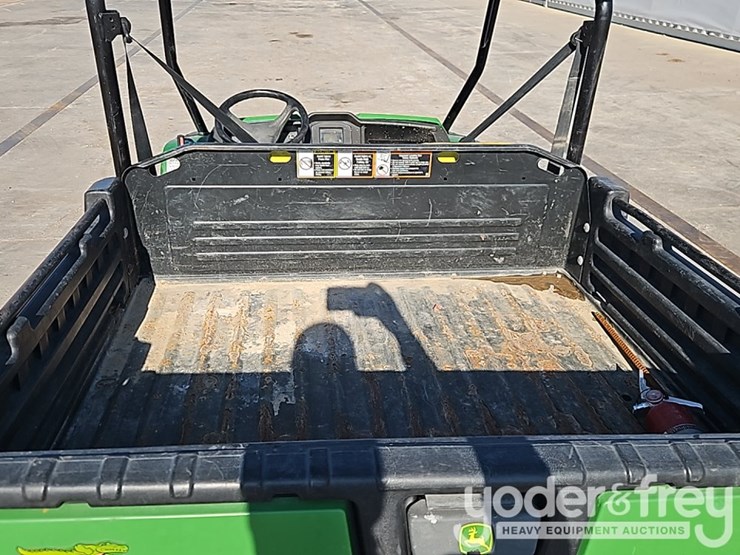 2021-john-deere-gator-hpx815e-image-14