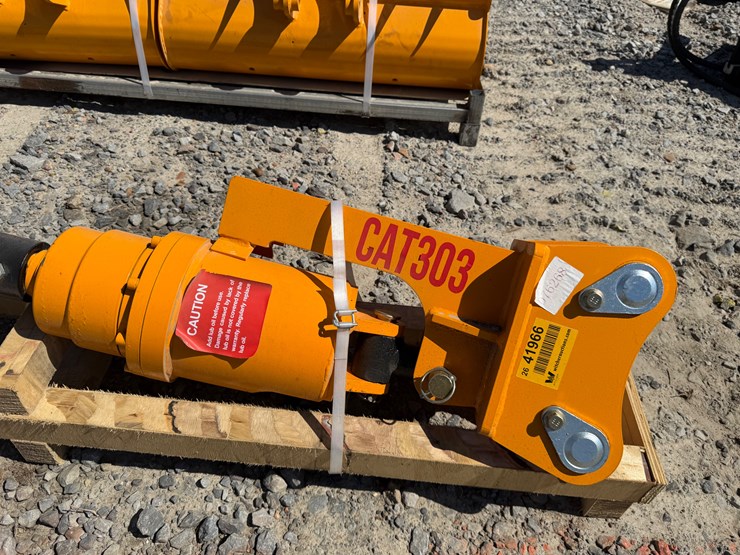 caterpillar-303-image-3