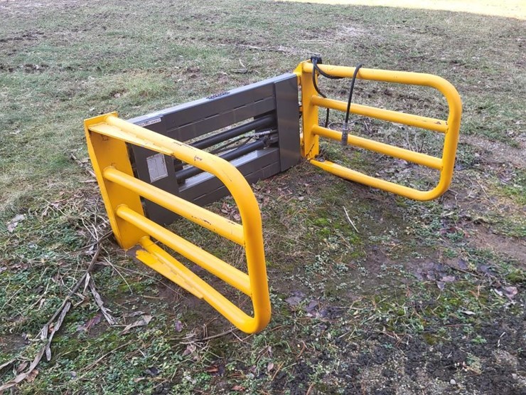 mast-bale-squeeze-w/skid-loader-mount---like-new-image-7