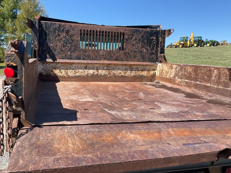 #501-•-2006-gmc-dump-truck-image-28