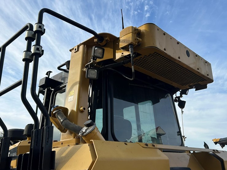 2015-caterpillar-d6t-lgp-image-59