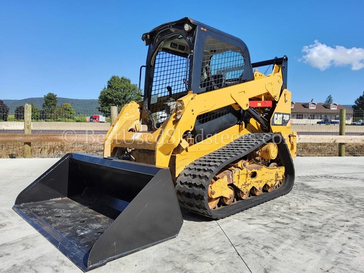 2016-caterpillar-259d-image-1