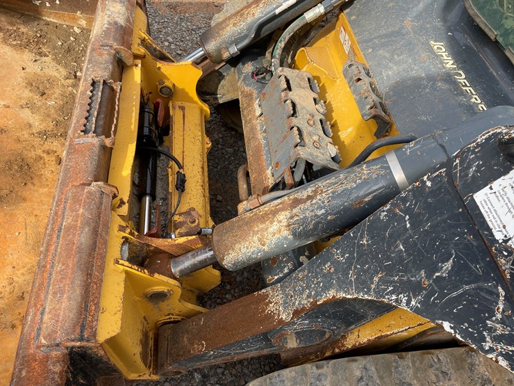 2019-deere-333g-image-14