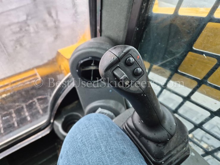 2020-caterpillar-289d3-image-25