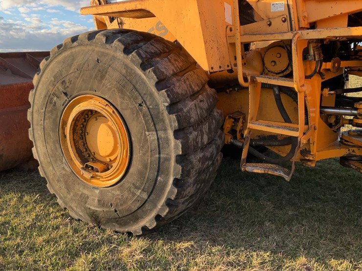 #300-•-2004-dressta-555b-wheel-loader-image-31