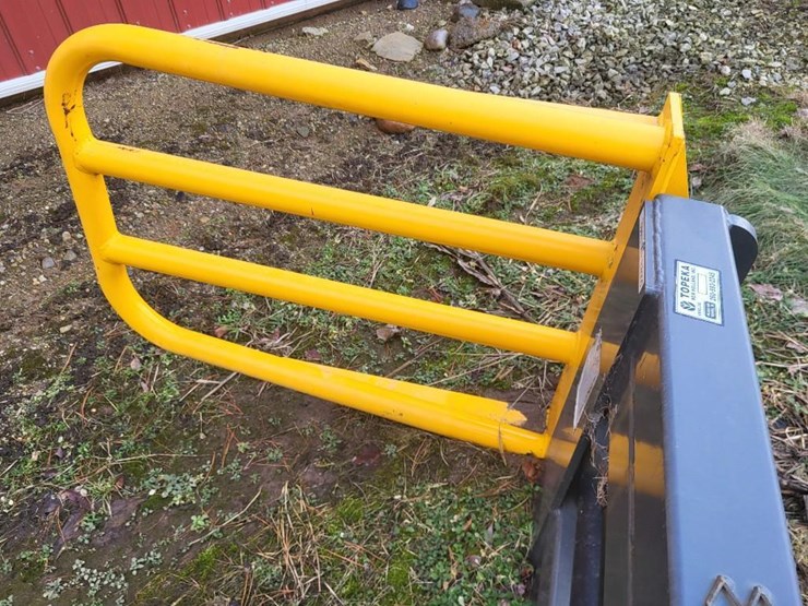 mast-bale-squeeze-w/skid-loader-mount---like-new-image-13